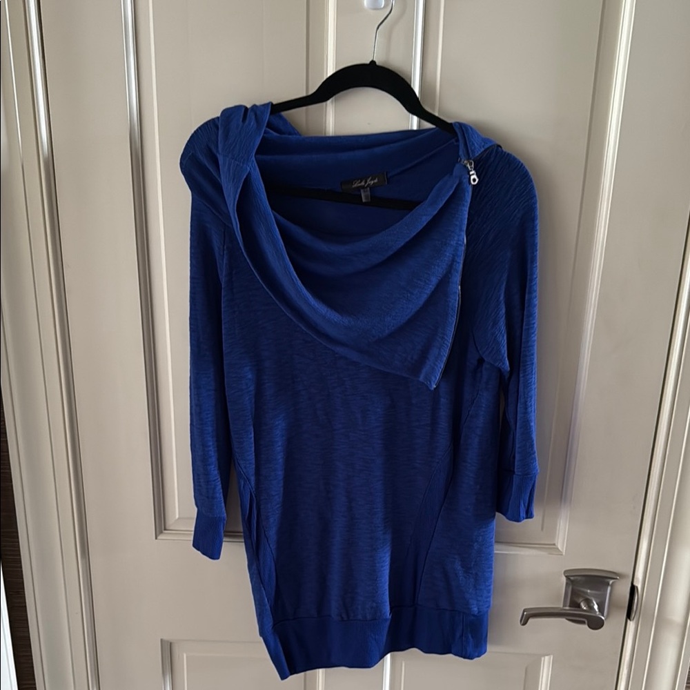 Laila Jayde Busby Cowl Neck Zipper Knit Top Blue Women's Sweater